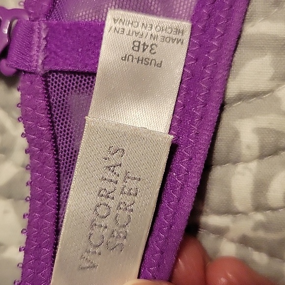 Victoria's Secret embroidered push up bra - Picture 7 of 9